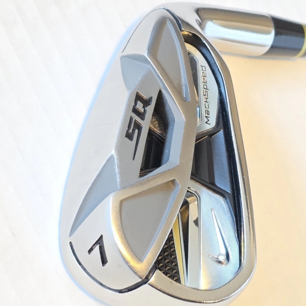 Nike Sasquatch Machspeed 7 Iron Dynalite 90 Steel Shaft Golf Pride Tour Wrap